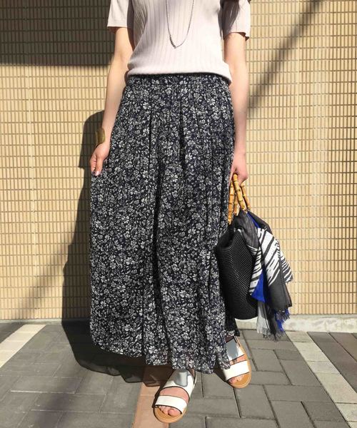 A/C DESIGN BY ALPHA CUBIC（エーシーデザインバイアルファキュービック）の「【WEB＆一部店舗限定】フラワースカート（スカート・レディース・オフホワイト/ネイビー・67/61/64）」の15枚目の写真