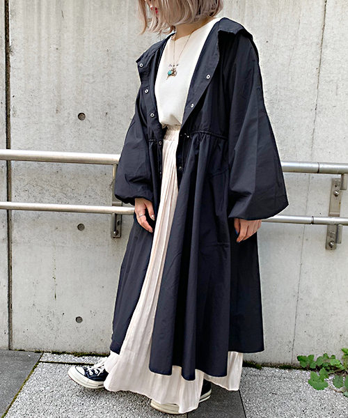 apres jour（アプレジュール）の「フードロングマウンテンパーカー【ZOZOTOWN限定アイテム】（マウンテンパーカー・レディース・ホワイト/ブラック・フリー）」の5枚目の写真