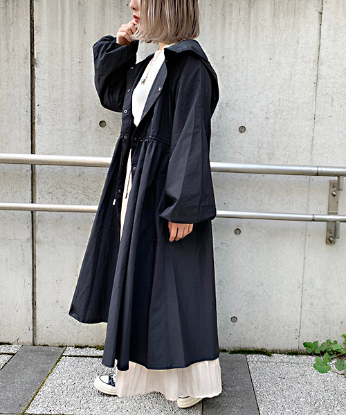 apres jour（アプレジュール）の「フードロングマウンテンパーカー【ZOZOTOWN限定アイテム】（マウンテンパーカー・レディース・ホワイト/ブラック・フリー）」の6枚目の写真