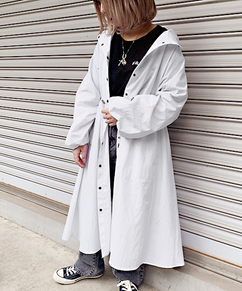 apres jour（アプレジュール）の「フードロングマウンテンパーカー【ZOZOTOWN限定アイテム】（マウンテンパーカー・レディース・ホワイト/ブラック・フリー）」の11枚目の写真