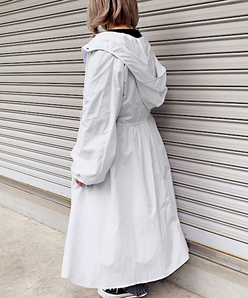 apres jour（アプレジュール）の「フードロングマウンテンパーカー【ZOZOTOWN限定アイテム】（マウンテンパーカー・レディース・ホワイト/ブラック・フリー）」の14枚目の写真