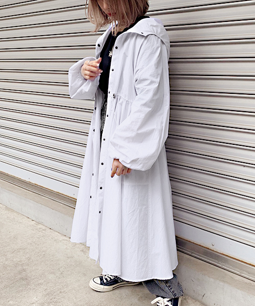 apres jour（アプレジュール）の「フードロングマウンテンパーカー【ZOZOTOWN限定アイテム】（マウンテンパーカー・レディース・ホワイト/ブラック・フリー）」の15枚目の写真