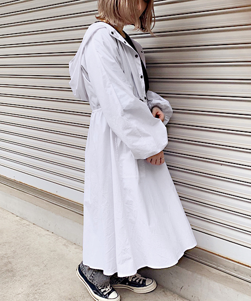 apres jour（アプレジュール）の「フードロングマウンテンパーカー【ZOZOTOWN限定アイテム】（マウンテンパーカー・レディース・ホワイト/ブラック・フリー）」の16枚目の写真