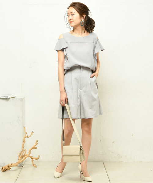 DouDou（ドゥドゥ）の「肩フリルブラウス（Tシャツ/カットソー・レディース・ブラック/ベージュ/ブラウン/グレー/オフホワイト/ピンク/ブルー・FREE）」の11枚目の写真