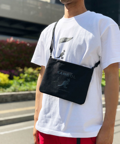 KANGOL(カンゴール)の「【KANGOL / カンゴール】 プリントサコッシュ(ショルダーバッグ・レディース・ホワイト/ベージュ/オレンジ/ブラック×グレー/ブラック×ホワイト/パープル・FREE)」の3枚目の写真