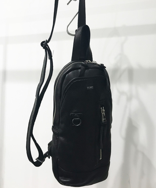 DECADE(ディケイド)の「オイルドカウレザー・ボディワンショルダーバッグ DECADE(No-01187) Oiled Cow Leather Body Shoulder Bag(ボディバッグ/ウエストポーチ)」|ブラック