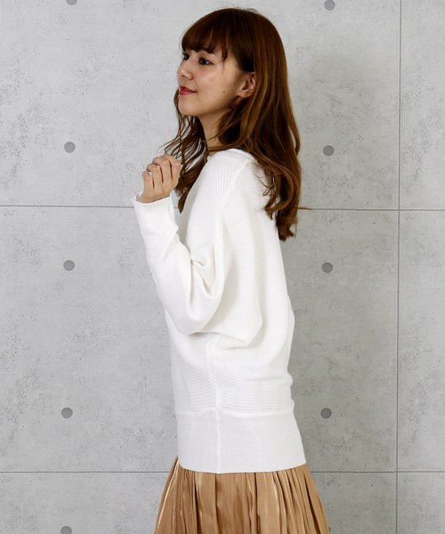 n'ee-ne（ネーネ）の「ボーダーリブボートネックドルマンスリーブ（ニット/セーター・レディース・ブラック/オフホワイト/杢グレー/ブルー/ボルドー・M）」の2枚目の写真