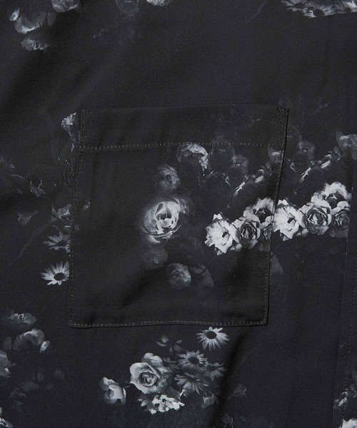 JUNRED（ジュンレッド）の「【ダークフラワー】ローズモチーフドレープオープンカラーシャツ（シャツ/ブラウス・メンズ・ホワイト/ブラック・S/M/L）」の5枚目の写真