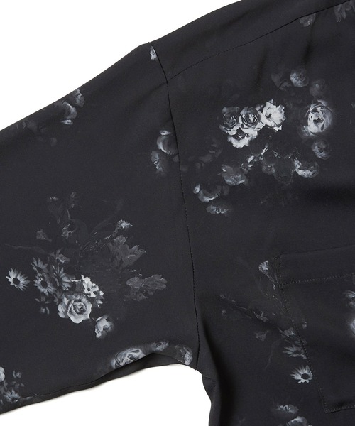 JUNRED（ジュンレッド）の「【ダークフラワー】ローズモチーフドレープオープンカラーシャツ（シャツ/ブラウス・メンズ・ホワイト/ブラック・S/M/L）」の9枚目の写真