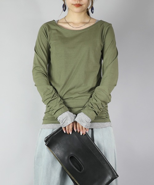 and it_(アンドイット)の「フェイクレイヤードくしゅくしゅ長袖Tシャツカットソー【ロンT】(Tシャツ/カットソー)」|カーキ