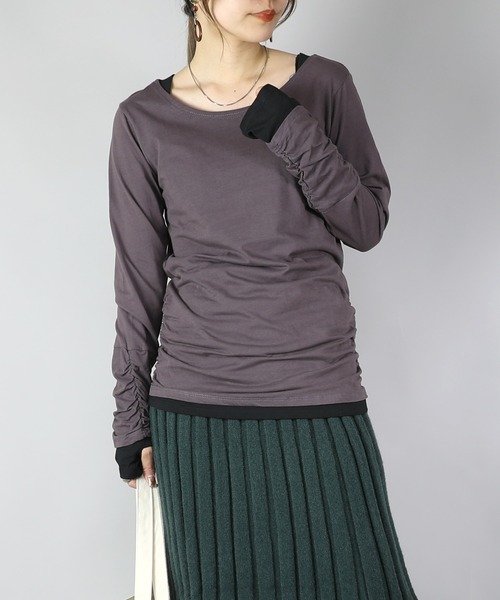 and it_（アンドイット）の「フェイクレイヤードくしゅくしゅ長袖Tシャツカットソー【ロンT】（Tシャツ/カットソー・レディース・ホワイト/ブラック/グレー/ネイビー/モカ/杢グレー/ロイヤルブルー/カーキ/ワイン/ブルーグリーン/ブラック×ホワイト/イエロー/グレイッシュベージュ/アイボリー/ブラック×グレー/グレー系その他/マスタード/ダークオレンジ/グリーン/パープル/ミント/ラベンダー/ブラック系その他2/ブラウン/テラコッタ/イエロー系その他・L/M/3L/LL/4L）」の20枚目の写真