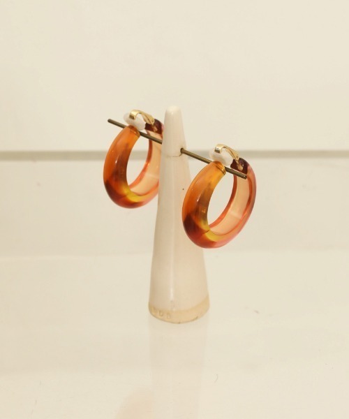 TODAYFUL（トゥデイフル）の「グラデーションフープイヤリング（イヤリング・レディース・オレンジ/ブルー・FREE）」の3枚目の写真