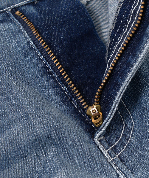 CavariA（キャバリア）の「『CavariA/キャバリア』裾ジップストレッチラインデニムパンツ（デニムパンツ・メンズ・ブラック/ブルー・L/M/S）」の7枚目の写真