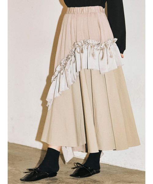 ジュンヤワタナベ❤️フリルアシンメトリックスカート merry jenny（メリージェニー）の「イソザイアシンメトリーフリル