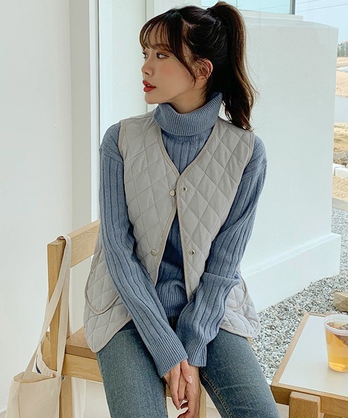 SONA(ソナ)の「SONYUNARA モダンガールタートルネックニット(ニット/セーター・レディース・スカイブルー/ブラック/ベージュ/グレー/グリーン/アイボリー/ダークパープル・FREE)」の9枚目の写真