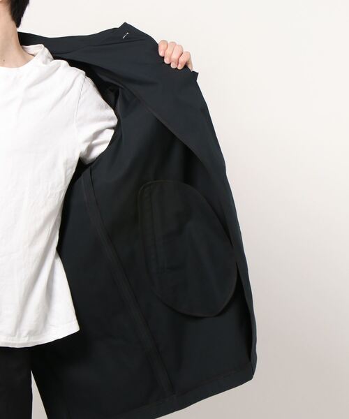 FRED PERRY（フレッドペリー）の「Made In England Mac（ステンカラーコート・メンズ・ブラック/ブラック系その他・S/XS/M）」の4枚目の写真