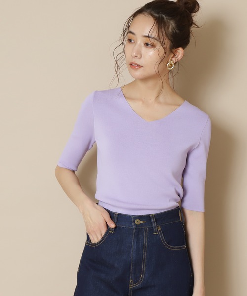 N.(N. Natural Beauty Basic)(エヌエヌナチュラルビューティーベーシック)の「総針Vネックニット 五分袖(ニット/セーター・レディース・ベージュ/イエロー/パープル/ネイビー/ホワイト/ダークパープル/ホワイト×ネイビー/ブラック/ブルー/オフホワイト・MEDIUM)」の8枚目の写真