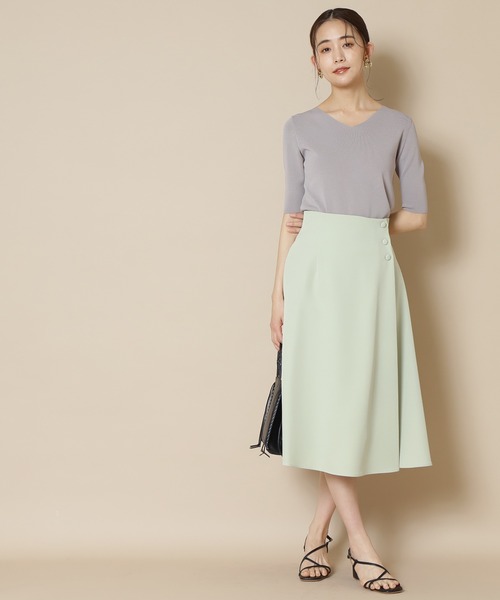 N.(N. Natural Beauty Basic)(エヌエヌナチュラルビューティーベーシック)の「総針Vネックニット 五分袖(ニット/セーター・レディース・ベージュ/イエロー/パープル/ネイビー/ホワイト/ダークパープル/ホワイト×ネイビー/ブラック/ブルー/オフホワイト・MEDIUM)」の13枚目の写真