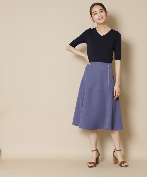 N.(N. Natural Beauty Basic)(エヌエヌナチュラルビューティーベーシック)の「総針Vネックニット 五分袖(ニット/セーター・レディース・ベージュ/イエロー/パープル/ネイビー/ホワイト/ダークパープル/ホワイト×ネイビー/ブラック/ブルー/オフホワイト・MEDIUM)」の20枚目の写真