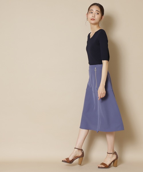 N.(N. Natural Beauty Basic)(エヌエヌナチュラルビューティーベーシック)の「総針Vネックニット 五分袖(ニット/セーター・レディース・ベージュ/イエロー/パープル/ネイビー/ホワイト/ダークパープル/ホワイト×ネイビー/ブラック/ブルー/オフホワイト・MEDIUM)」の21枚目の写真