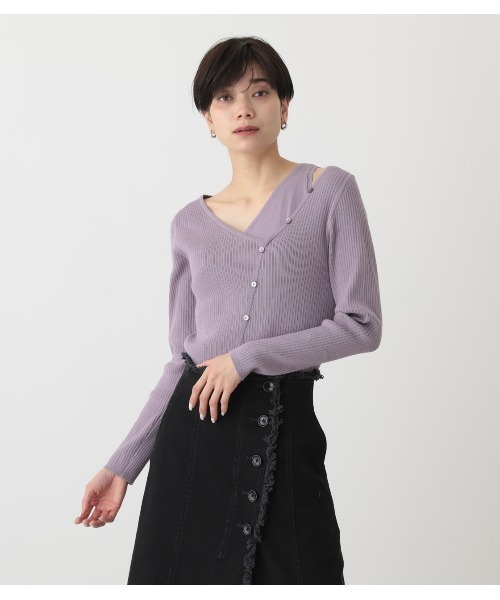 AZUL by moussy(アズールバイマウジー)の「FAKE LAYERED BUTTON KNIT TOPS/フェイクレイヤードボタンニットトップス(ニット/セーター・レディース・ライトパープル/ライトベージュ/ライム/ブラック・SMALL/MEDIUM)」の1枚目の写真