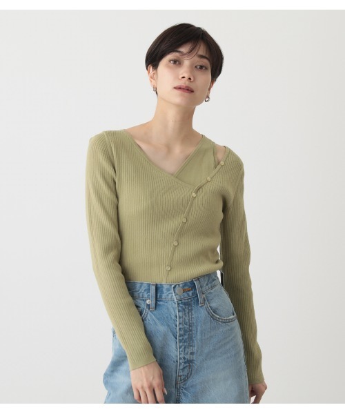 AZUL by moussy(アズールバイマウジー)の「FAKE LAYERED BUTTON KNIT TOPS/フェイクレイヤードボタンニットトップス(ニット/セーター・レディース・ライトパープル/ライトベージュ/ライム/ブラック・SMALL/MEDIUM)」の4枚目の写真
