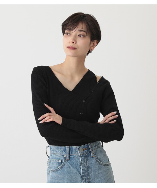 AZUL by moussy(アズールバイマウジー)の「FAKE LAYERED BUTTON KNIT TOPS/フェイクレイヤードボタンニットトップス(ニット/セーター・レディース・ライトパープル/ライトベージュ/ライム/ブラック・SMALL/MEDIUM)」の2枚目の写真