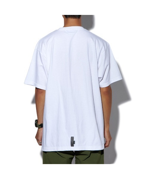 CHARI&CO(チャリアンドコー)の「CHARI&CO MEMORY OF AUSSIE TEE Tシャツ(Tシャツ/カットソー・メンズ・ホワイト/ネイビー・SMALL/MEDIUM/LARGE/X-LARGE)」の3枚目の写真