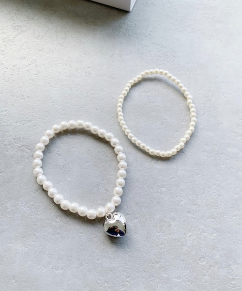 iso（イソ）の「ハートチャーム2連パールブレスレット（ブレスレット・レディース・シルバー/ゴールド・FREE）」の5枚目の写真