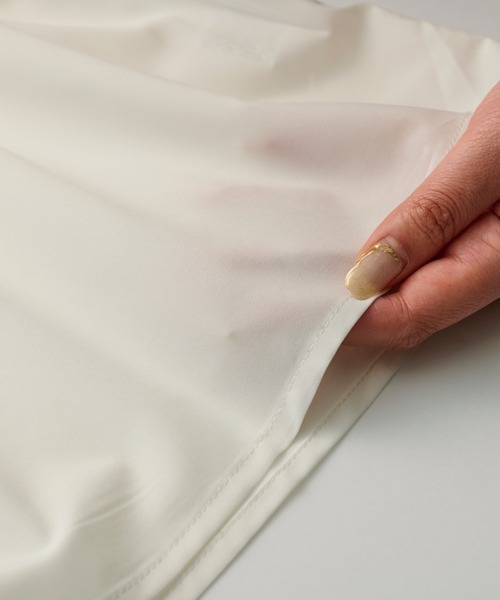 Ambre Neige（アンブルネージュ）の「切り替えギャザープルオーバー／【WEB/EC限定商品】（Tシャツ/カットソー・レディース・ブラック/オフホワイト/グレイッシュベージュ・FREE）」の7枚目の写真