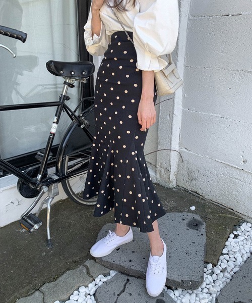 MKT（エムケーティー）の「ドット柄マーメイドスカート フィッシュテールスカート（スカート・レディース・ブラック・L/M/S）」の4枚目の写真