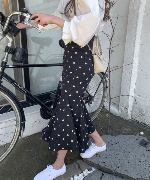 MKT（エムケーティー）の「ドット柄マーメイドスカート フィッシュテールスカート（スカート・レディース・ブラック・L/M/S）」の6枚目の写真