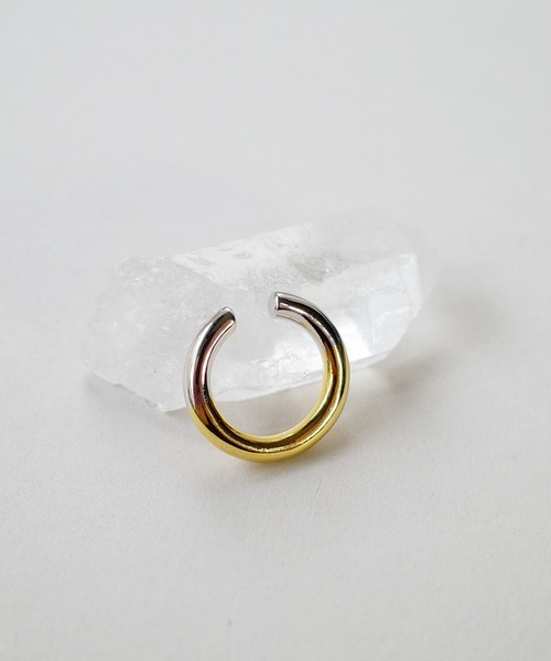 Lemme.(レム)の「【別注】Lemme for ISOLATION / Thin Cirde Earcuff/イヤーカフ/シルバー925/バイカラー(イヤーカフ・レディース・シルバー×ゴールド・FREE)」の1枚目の写真