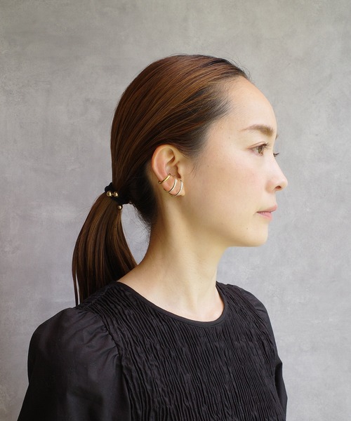 Lemme.(レム)の「【別注】Lemme for ISOLATION / Thin Cirde Earcuff/イヤーカフ/シルバー925/バイカラー(イヤーカフ・レディース・シルバー×ゴールド・FREE)」の9枚目の写真