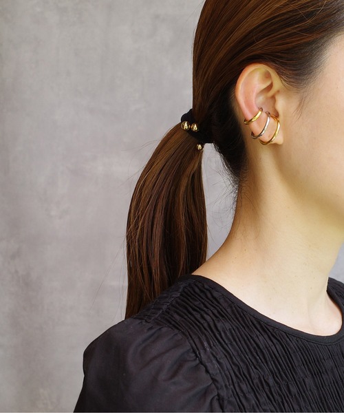 Lemme.(レム)の「【別注】Lemme for ISOLATION / Thin Cirde Earcuff/イヤーカフ/シルバー925/バイカラー(イヤーカフ・レディース・シルバー×ゴールド・FREE)」の5枚目の写真