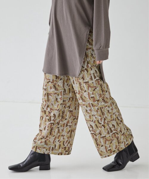 MJUKA.（ミューカ）の「アフリカン幾何プリントハイウエストパンツ(裏付)（その他パンツ・レディース・パープル系/ブラウン系・FREE）」の2枚目の写真