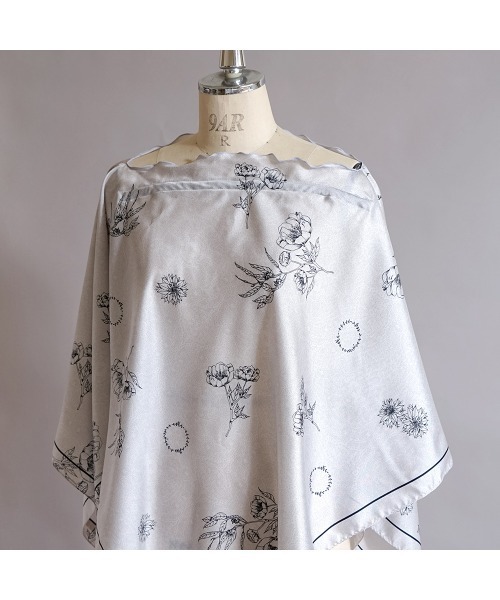 10mois（ディモワ）の「10moisナーシングスカーフ（授乳ケープ/授乳クッション・レディース・ネイビー・ONE SIZE）」の3枚目の写真