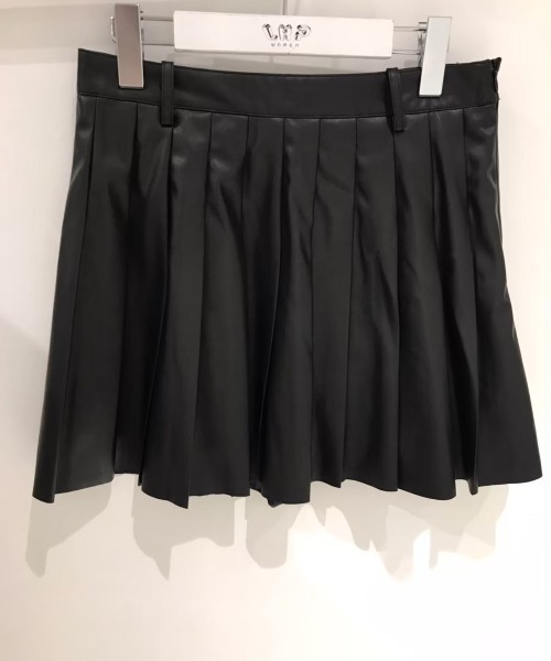 Ctr1(コントロール)の「Ctr1/コントロール/レザープリーツスカート(スカート・レディース・ブラック/ベージュ・SMALL/MEDIUM)」の5枚目の写真