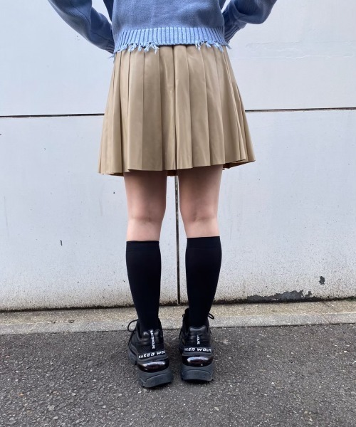 Ctr1(コントロール)の「Ctr1/コントロール/レザープリーツスカート(スカート・レディース・ブラック/ベージュ・SMALL/MEDIUM)」の9枚目の写真