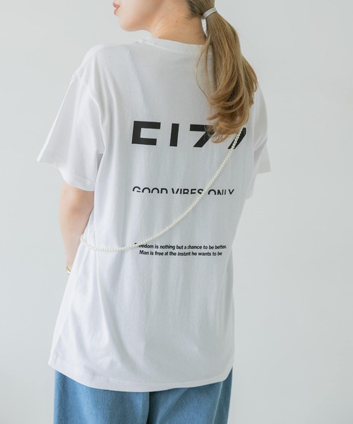ITEMS URBANRESEARCH（アイテムズ アーバンリサーチ）の「バックロゴTシャツ（Tシャツ/カットソー・レディース・ブラック/レッド/ブルー・FREE）」の2枚目の写真