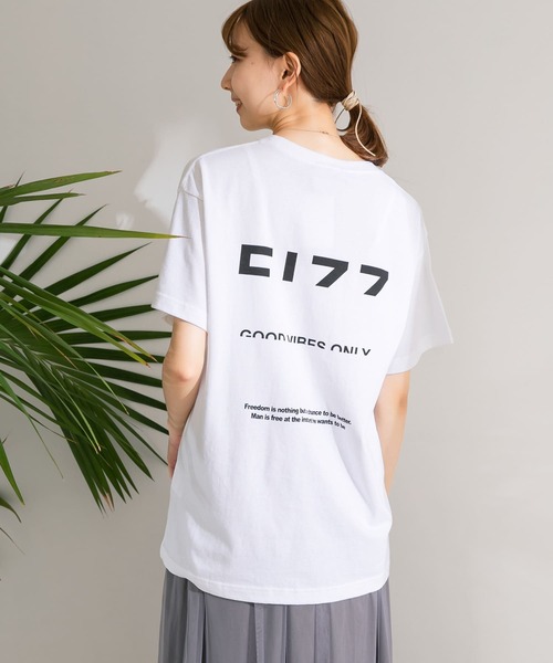 ITEMS URBANRESEARCH（アイテムズ アーバンリサーチ）の「バックロゴTシャツ（Tシャツ/カットソー・レディース・ブラック/レッド/ブルー・FREE）」の5枚目の写真
