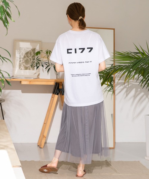 ITEMS URBANRESEARCH（アイテムズ アーバンリサーチ）の「バックロゴTシャツ（Tシャツ/カットソー・レディース・ブラック/レッド/ブルー・FREE）」の6枚目の写真