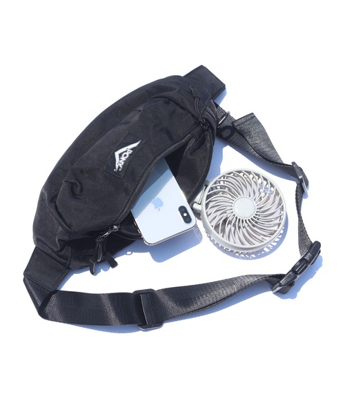 PONY（ポニー）の「PONY/ポニー TAPE LINE WAIST BAG ウエストバッグ（ボディバッグ/ウエストポーチ・メンズ・ブラック/レッド・FREE）」の8枚目の写真