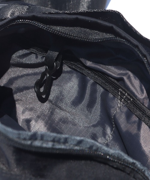 PONY（ポニー）の「PONY/ポニー TAPE LINE WAIST BAG ウエストバッグ（ボディバッグ/ウエストポーチ・メンズ・ブラック/レッド・FREE）」の5枚目の写真