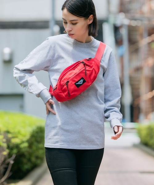 PONY（ポニー）の「PONY/ポニー TAPE LINE WAIST BAG ウエストバッグ（ボディバッグ/ウエストポーチ・メンズ・ブラック/レッド・FREE）」の9枚目の写真