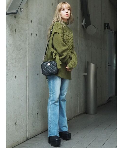 EVRIS（エヴリス）の「ケーブルベストレイヤードニットトップス（ニット/セーター・レディース・ブラック/カーキ/オレンジ/アイボリー・FREE）」の5枚目の写真