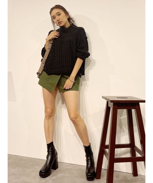 EVRIS（エヴリス）の「ケーブルベストレイヤードニットトップス（ニット/セーター・レディース・ブラック/カーキ/オレンジ/アイボリー・FREE）」の14枚目の写真