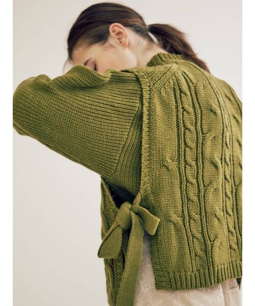 EVRIS（エヴリス）の「ケーブルベストレイヤードニットトップス（ニット/セーター・レディース・ブラック/カーキ/オレンジ/アイボリー・FREE）」の8枚目の写真