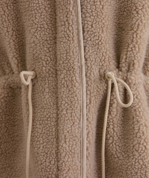 SALON adam et rope'（サロン アダム エ ロペ）の「【2WAY】中綿ボアキルティングショートコート（ブルゾン・レディース・ベージュ/カーキ・FREE）」の8枚目の写真