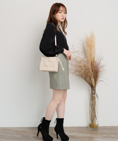 LIPSERVICE（リップサービス）の「フェイクレザーラップ台形ミニスカート（スカート・レディース・ブラック/ブラウン/グリーン/アイボリー・S/M/XS）」の18枚目の写真